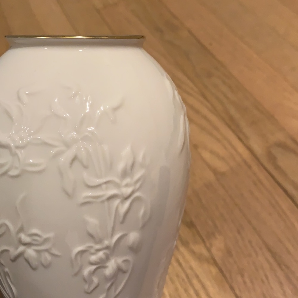 NWOT Lenox Vase - Picture 4 of 4